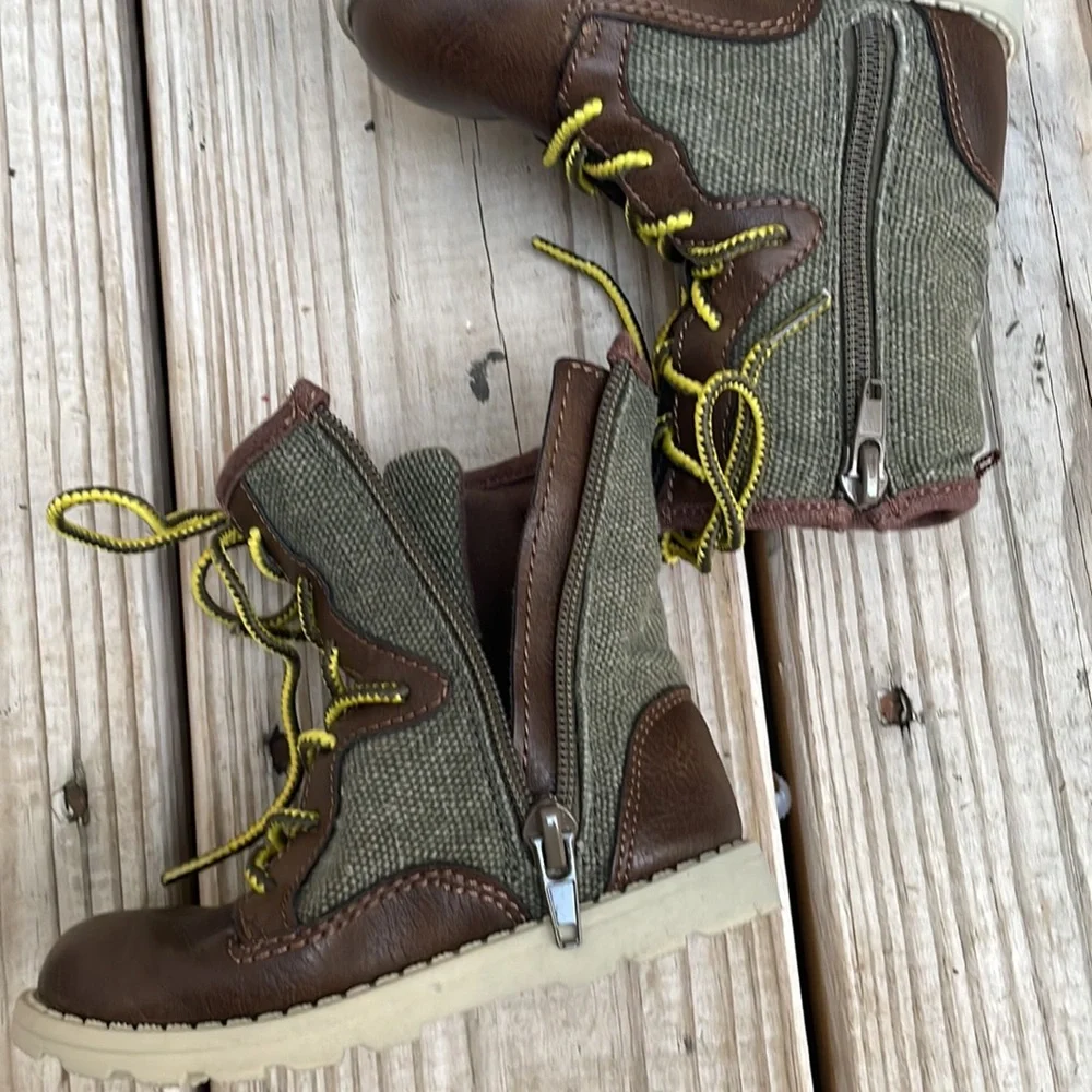 Carter’s Toddler Boys Lace-Up Boots Brown/Olive Size 6 Side Zip EUC